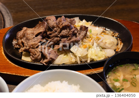 おいしい黒毛和牛の焼き肉定食 おいしい黒毛和牛の焼き肉定食 136404050