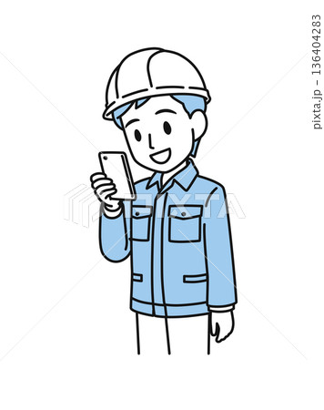 スマホを見るヘルメットを被った作業服の男性のイラスト素材 136404283