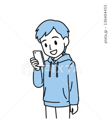 スマホを見るカジュアルな服装の男性のイラスト素材 136404455