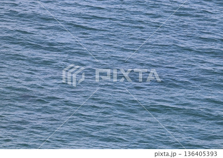 青い海 136405393
