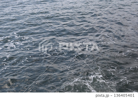 青い海 136405401