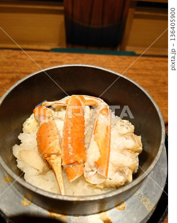 カニの釜飯 136405900