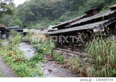 乳頭温泉　鶴の湯温泉　乳頭温泉郷　秋田県仙北市田沢湖田沢 136409734