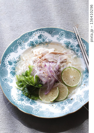 柑橘とサラダのぶっかけ麺 柑橘とサラダのぶっかけ麺 136410296