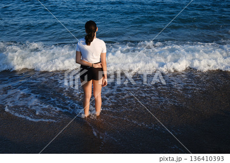 Natural portrait of a teenage girl  136410393