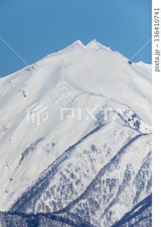 雪の谷川岳 136410741