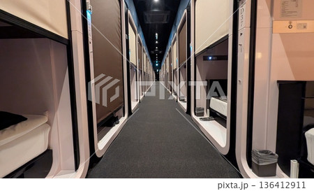 京都のカプセルホテル 136412911