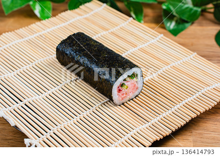 ネギトロ巻き寿司 ネギトロ巻き寿司 136414793