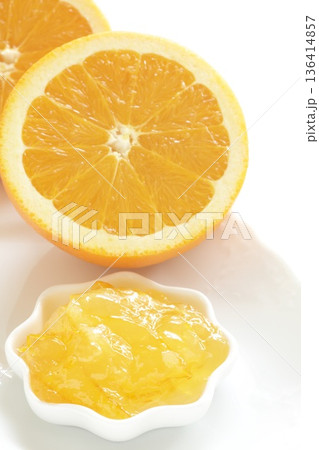 オレンジとマーマレード 136414857