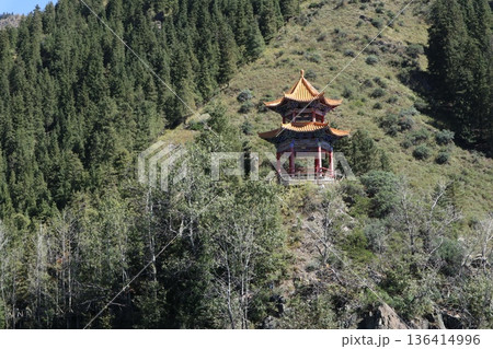 中国シルクロードの旅 ウルムチ天山天池の風景 中国シルクロードの旅 ウルムチ天山天池の風景 136414996