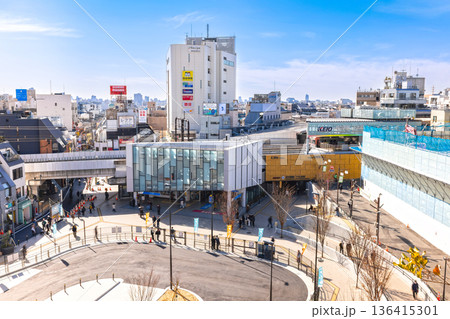 東京　下北沢駅東口 136415301