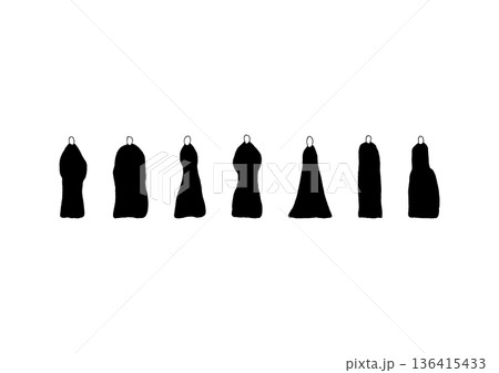 マントに包まれた人物のゆるい手描きイラストセット マントに包まれた人物のゆるい手描きイラストセット 136415433