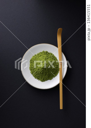 日本の伝統文化を感じさせる抹茶粉末 日本の伝統文化を感じさせる抹茶粉末 136415551