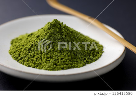 日本の伝統文化を感じさせる抹茶粉末 136415580