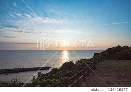 新潟 椎谷岬から見る日本海の夕景 新潟 椎谷岬から見る日本海の夕景 136416377