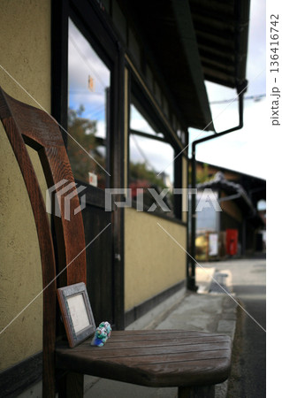 観光地のレトロな喫茶店 136416742