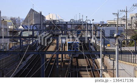 世田谷区立の公園「代田富士356広場」から見た富士山と小田急の電車 136417136