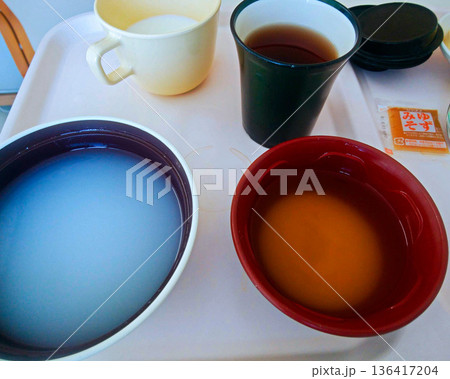 入院中の病院食 136417204