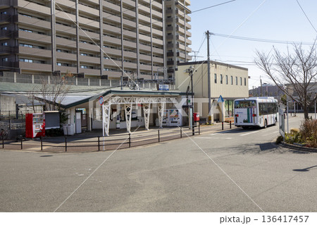 西日本鉄道貝塚線の香椎花園前駅 136417457