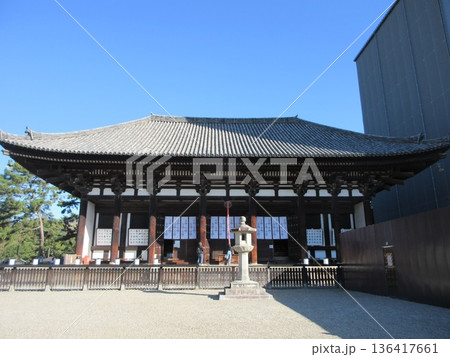 興福寺　快晴の東金堂 136417661