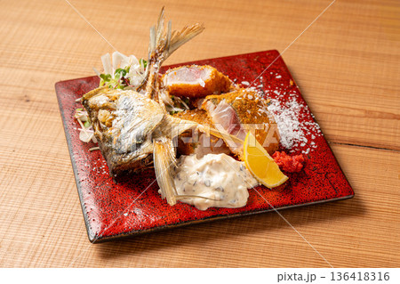 アジフライ 揚げたてサクサクの和食定番料理 136418316