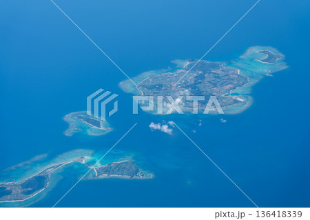 伊是名島上空 136418339