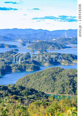 長崎県佐世保市　展海峰展望台からの九十九島の島々の眺望 136419286