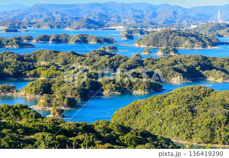 長崎県佐世保市 展海峰展望台からの九十九島の島々の眺望 長崎県佐世保市 展海峰展望台からの九十九島の島々の眺望 136419290