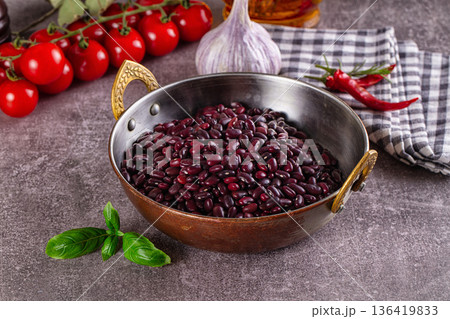 Raw dry red beans heap Raw dry red beans heap 136419833