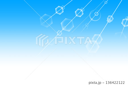 青い空と差し込む太陽の光 136422122