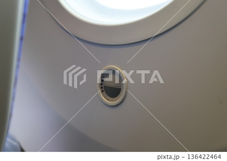 電子調光窓 136422464
