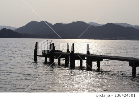 湾の桟橋 湾の桟橋 136424501