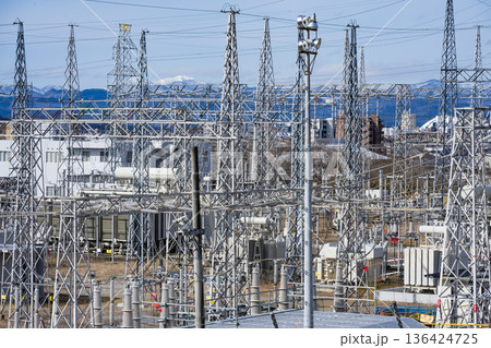 鉄塔　高圧鉄塔　送電線 136424725