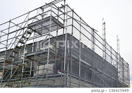 マンションの建設工事 マンションの建設工事 136425949