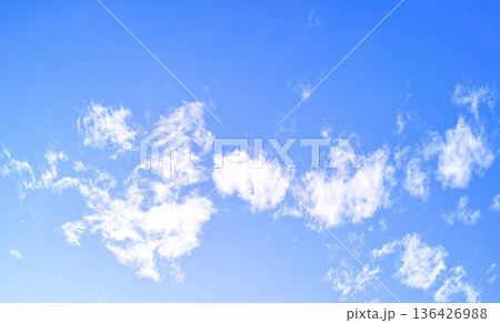 青空と雲イメージ 136426988