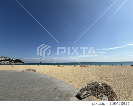 韓国釜山の海辺 海雲台ビーチ 136428937