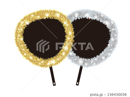 金銀のファー付きうちわのイラスト 136430036