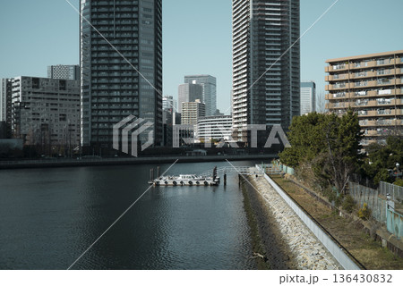 辰巳運河と高層マンション 辰巳運河と高層マンション 136430832