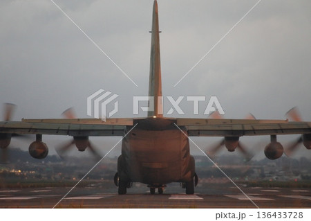 自衛隊 136433728