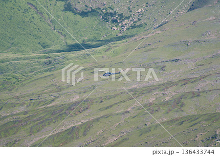 登山道から見た遊覧飛行 登山道から見た遊覧飛行 136433744