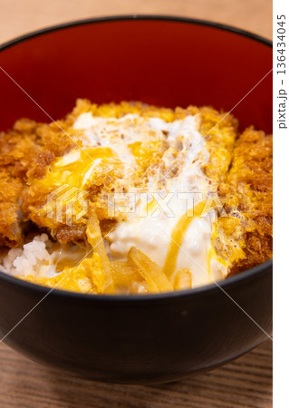 美味しい蕎麦屋のロースかつ丼 美味しい蕎麦屋のロースかつ丼 136434045