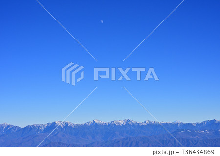 千畳敷カールから南アルプスを眺める 136434869