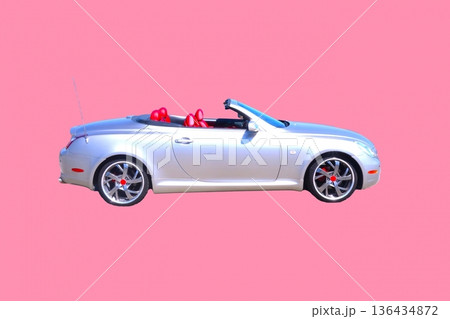 オープンカーの切抜き(ピンクバック) オープンカーの切抜き(ピンクバック) 136434872