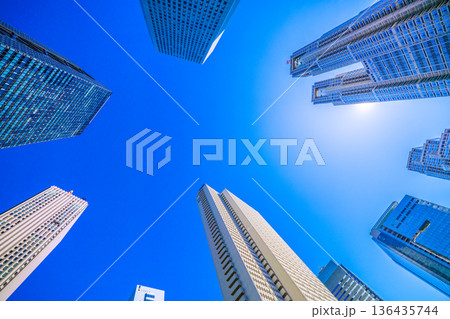 日本の東京都市景観 新宿のビジネス街や東京都庁などを望む。新時代へ=令和8年2月9日 日本の東京都市景観 新宿のビジネス街や東京都庁などを望む。新時代へ=令和8年2月9日 136435744