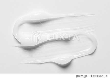 A sample of a moisturizing cosmetic product for the body. Gel or cream or serum for the skin. 136436303