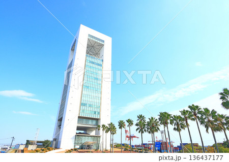 三重県四日市市、四日市港ポートビルの風景 三重県四日市市、四日市港ポートビルの風景 136437177