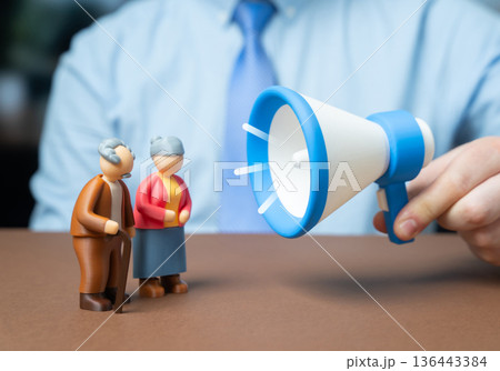 Notification for the elderly and pensioners. State propaganda and advertising campaign target seniors. Clear communication and media literacy help older citizens judge information. 136443384