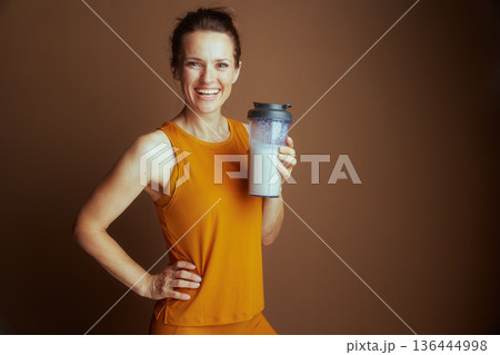 Confident Woman: Fitness and Active Lifestyle Confident Woman: Fitness and Active Lifestyle 136444998