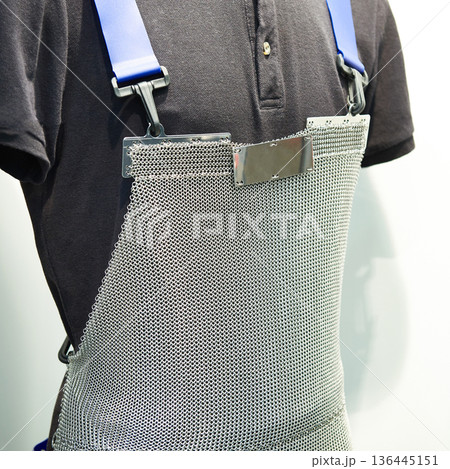 Chainmail apron for meat boning 136445151