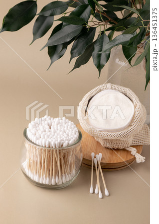 Reusable bamboo cotton swabs and makeup pads Reusable bamboo cotton swabs and makeup pads 136451375
